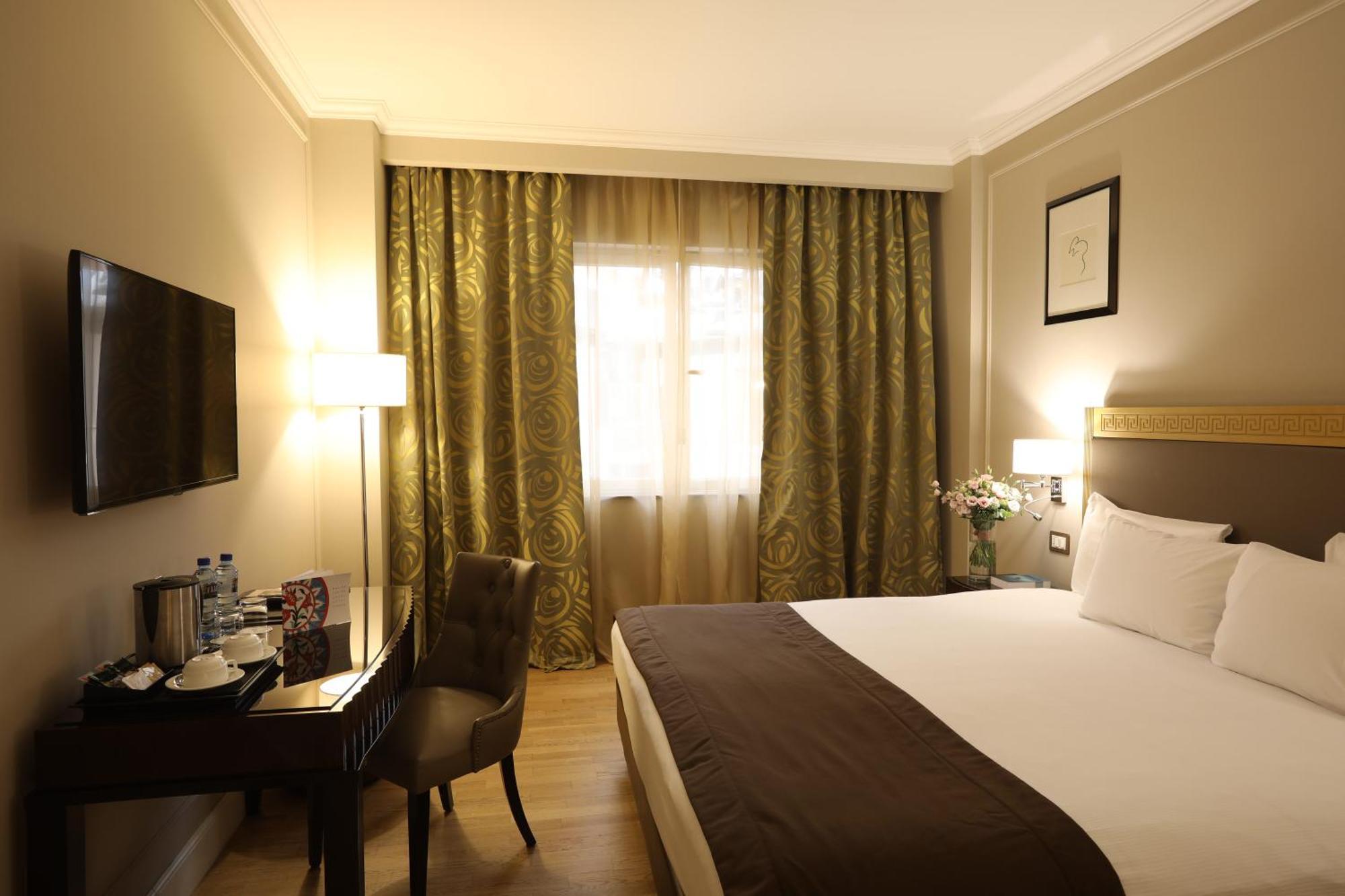Grand - Small Luxury Of The World 5* Erivan