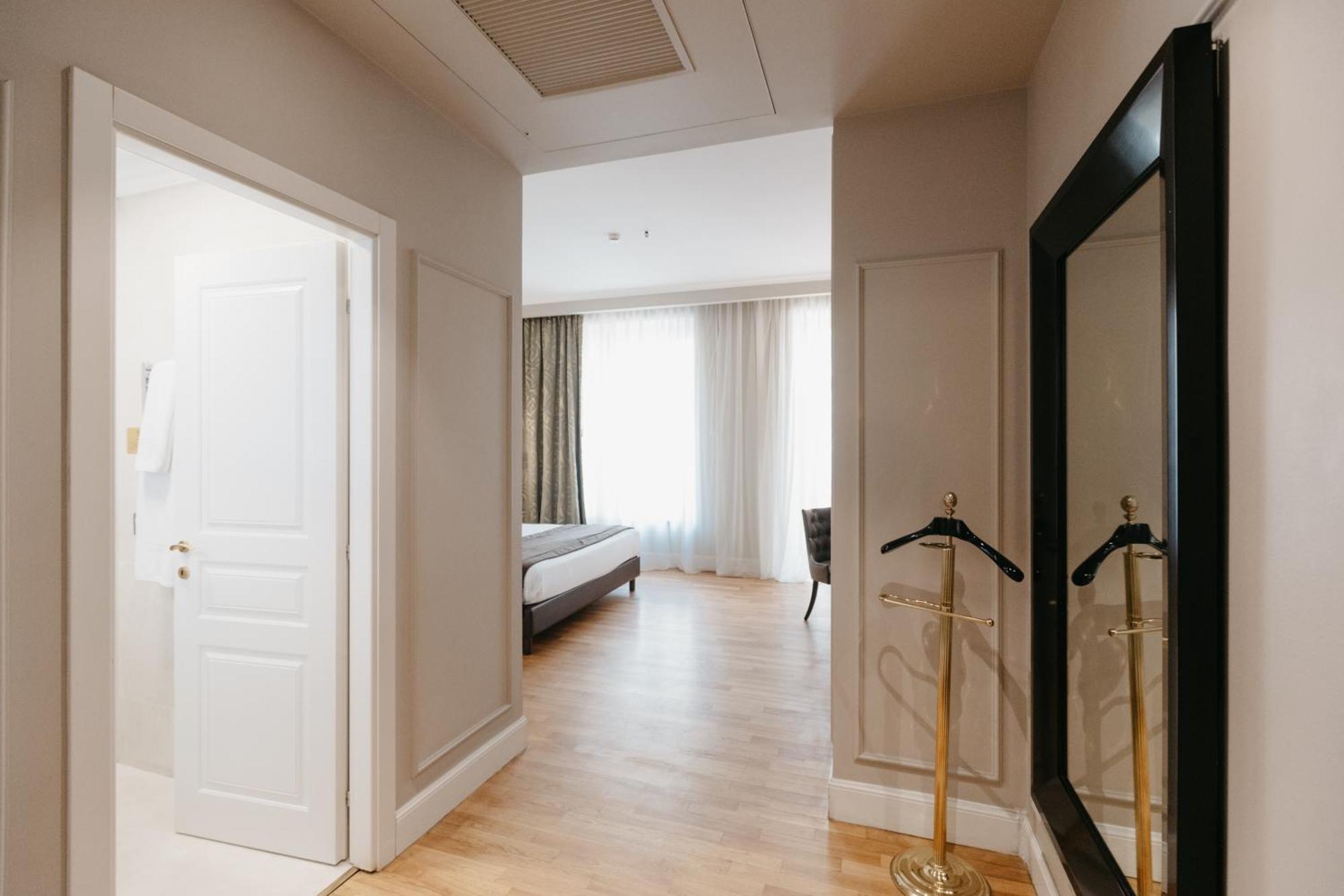Hotel Grand - Small Luxury Of The World Erivan